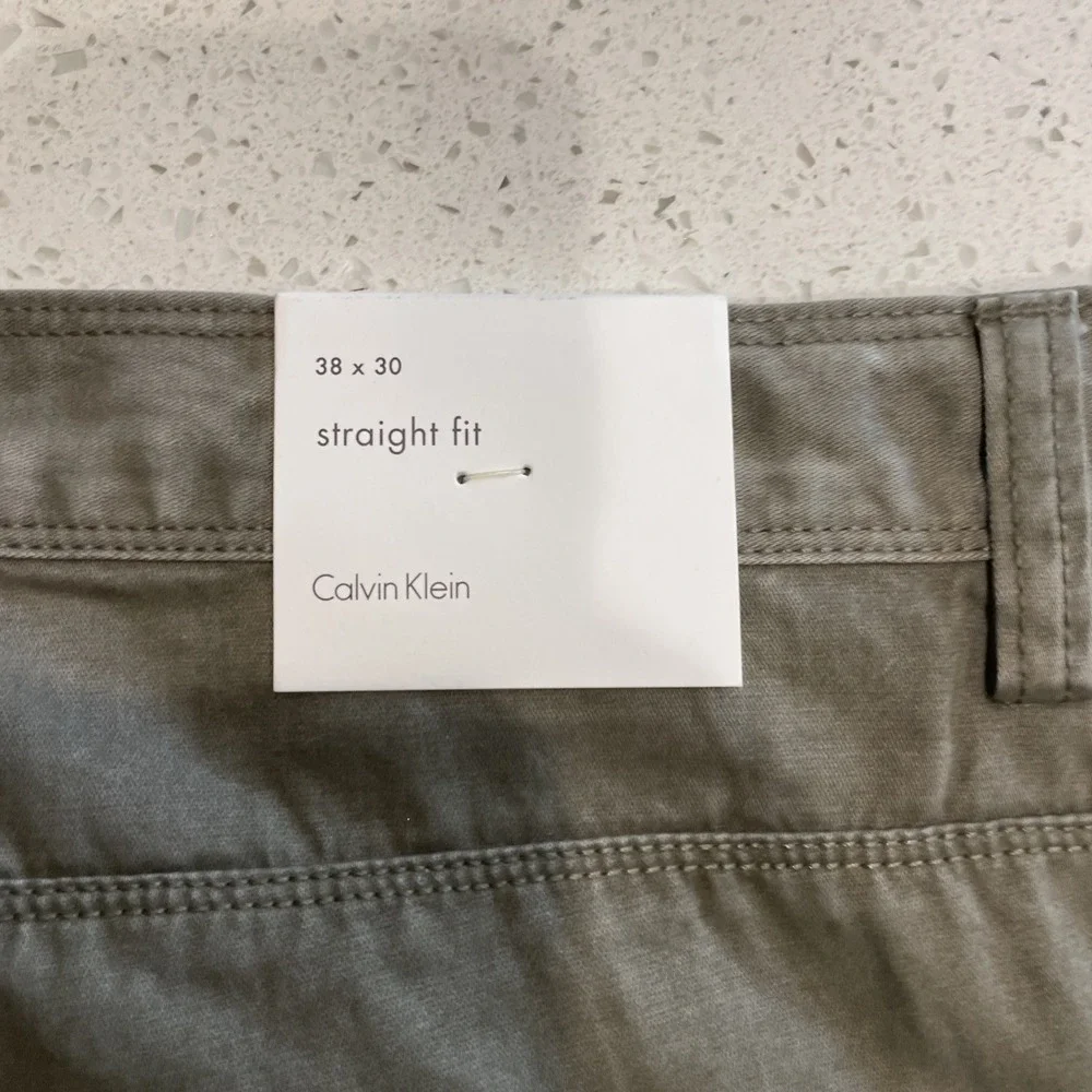 NWT‎ Calvin Klein Pants Mens 38x30 Gray Straight Dress Modern Casual